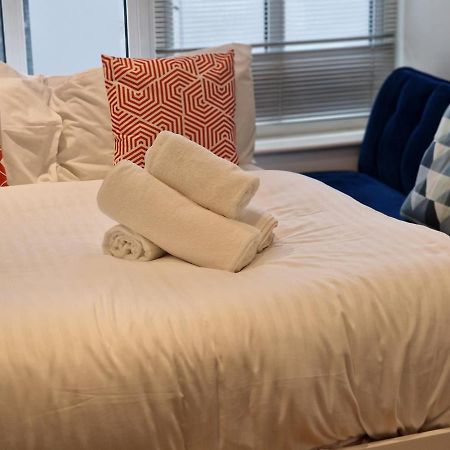 Lovely 1-Bed Apartment In لندن المظهر الخارجي الصورة