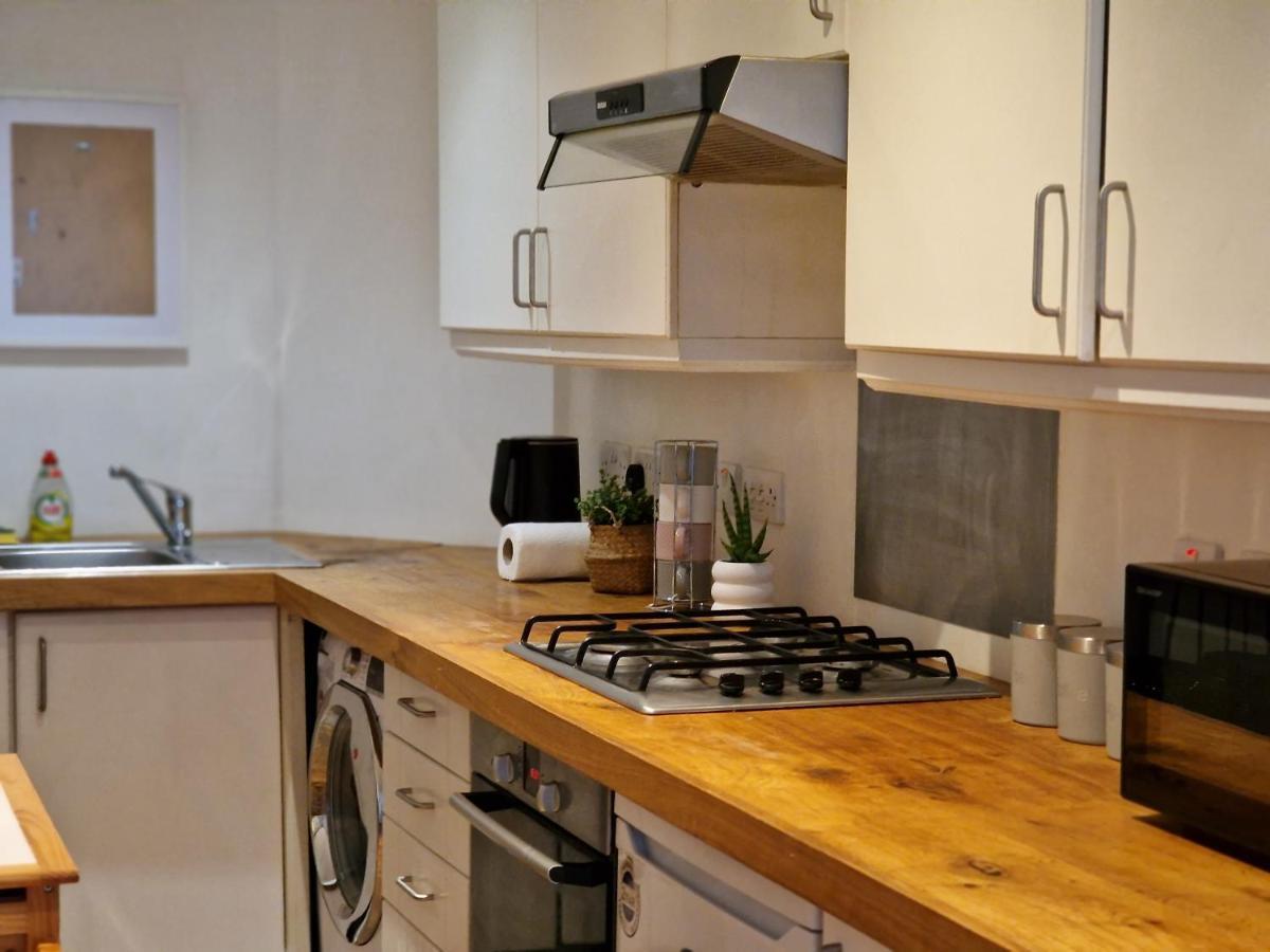 Lovely 1-Bed Apartment In لندن المظهر الخارجي الصورة
