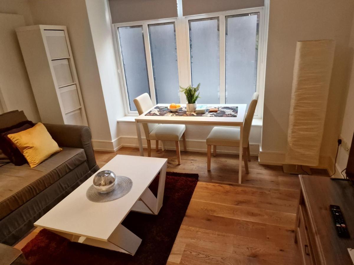 Lovely 1-Bed Apartment In لندن المظهر الخارجي الصورة